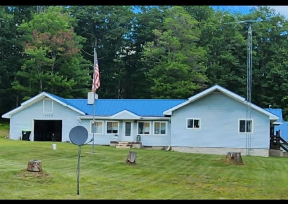 11452 Northeast County Line Road Roscommon, MI 48653 - Photo 2 of 60 Gallery Image 2