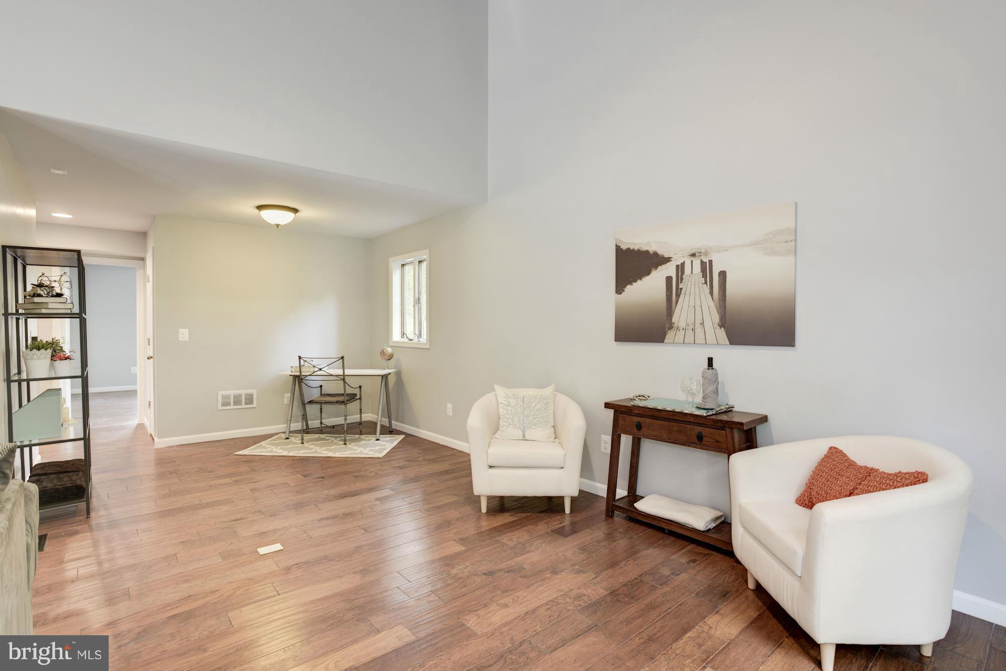 92 Jones Station Road Arnold, MD 21012 - Photo 5 of 20 Living Room