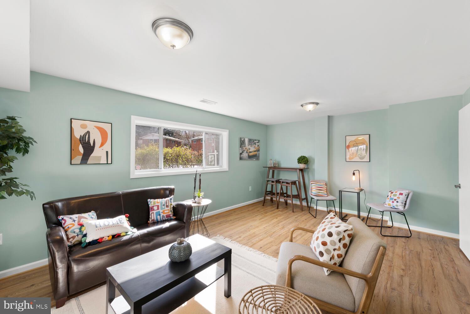 8912 Spring Valley Road Chevy Chase, MD 20815 - Photo 29 of 44 Family room
