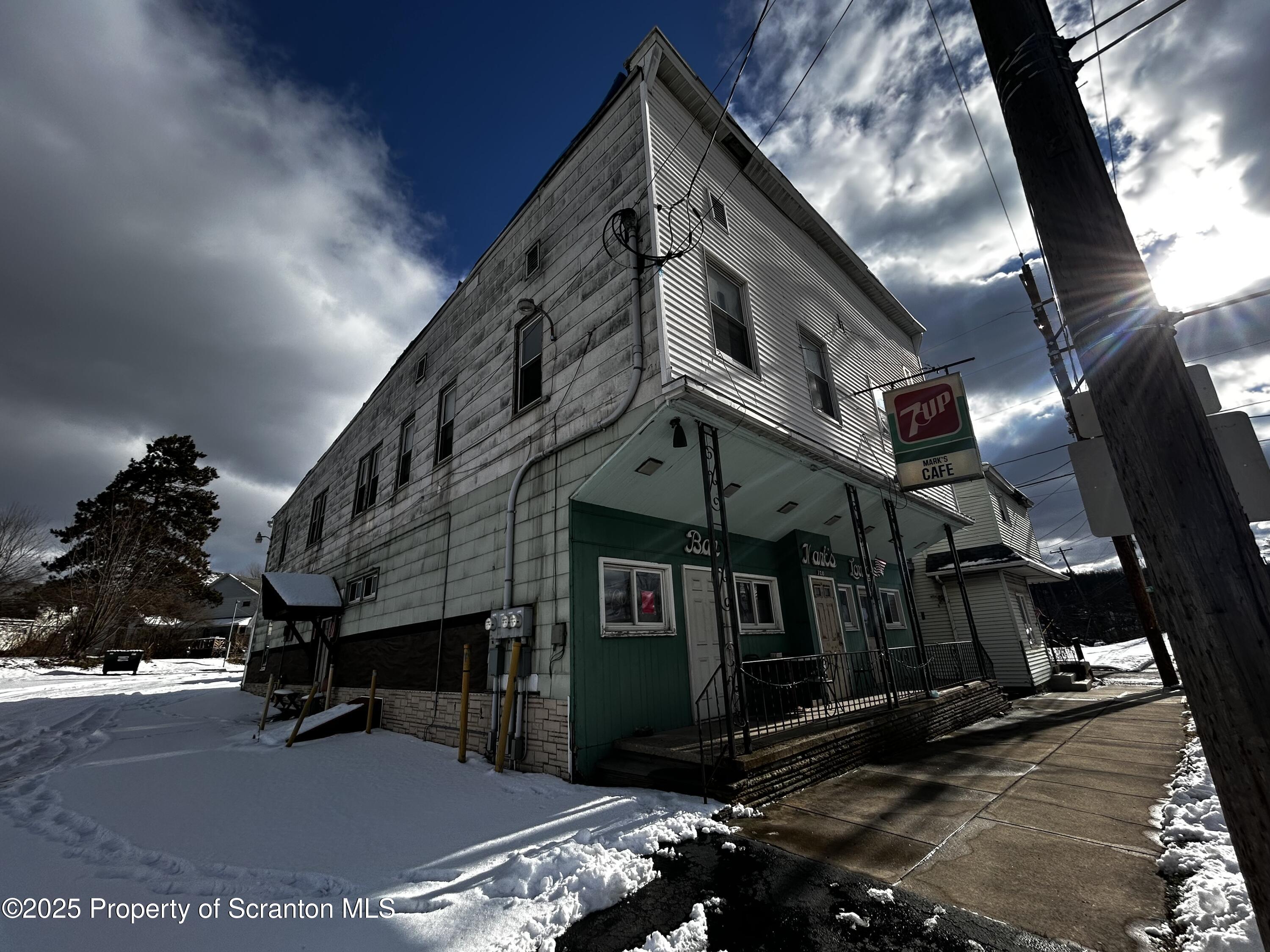 716 Main Street Carbondale, PA 18407 - Photo 4 of 9 a view of entryway