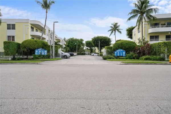 $2,200 | 10795 Southwest 108th Avenue, Unit 201, Miami, FL 33176