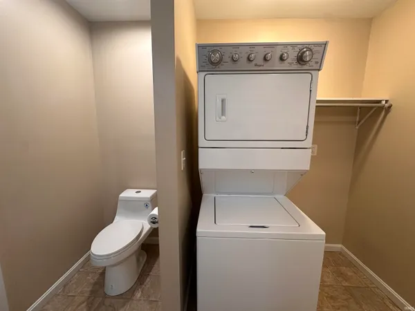 $1,100 | 2301 West Michigan Street, Unit F, Evansville, IN 47712