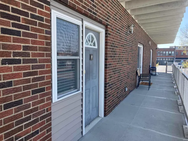 $1,100 | 2301 West Michigan Street, Unit F, Evansville, IN 47712