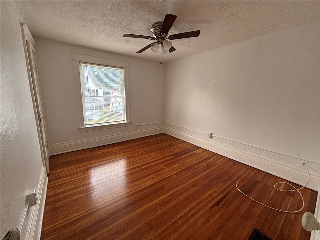 98 Fairbanks Street Rochester, NY 14621 - Photo 9 of 10 1st bedroom