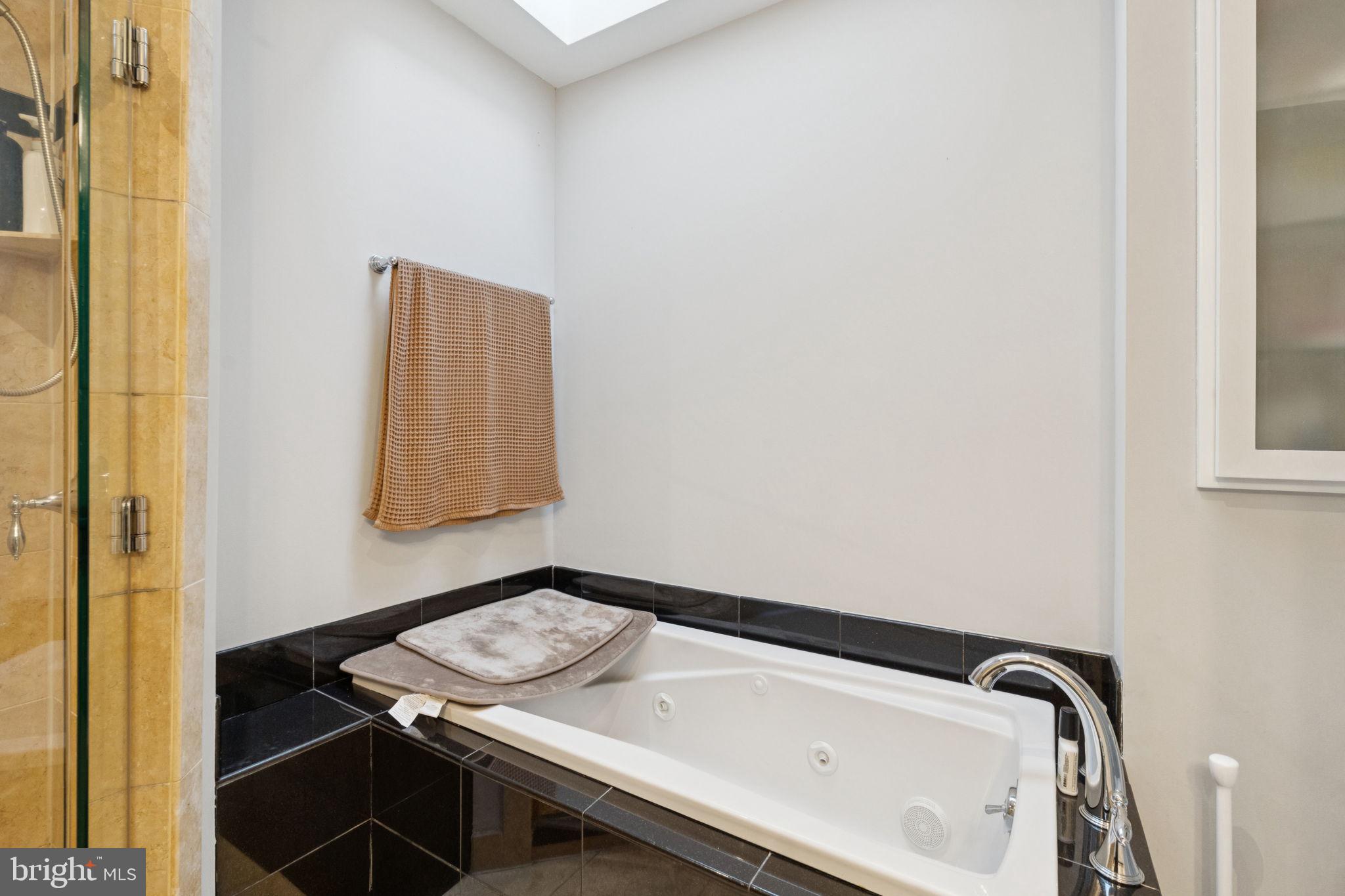 1615 Spruce Street, Unit 400 Philadelphia, PA 19103 - Photo 21 of 48