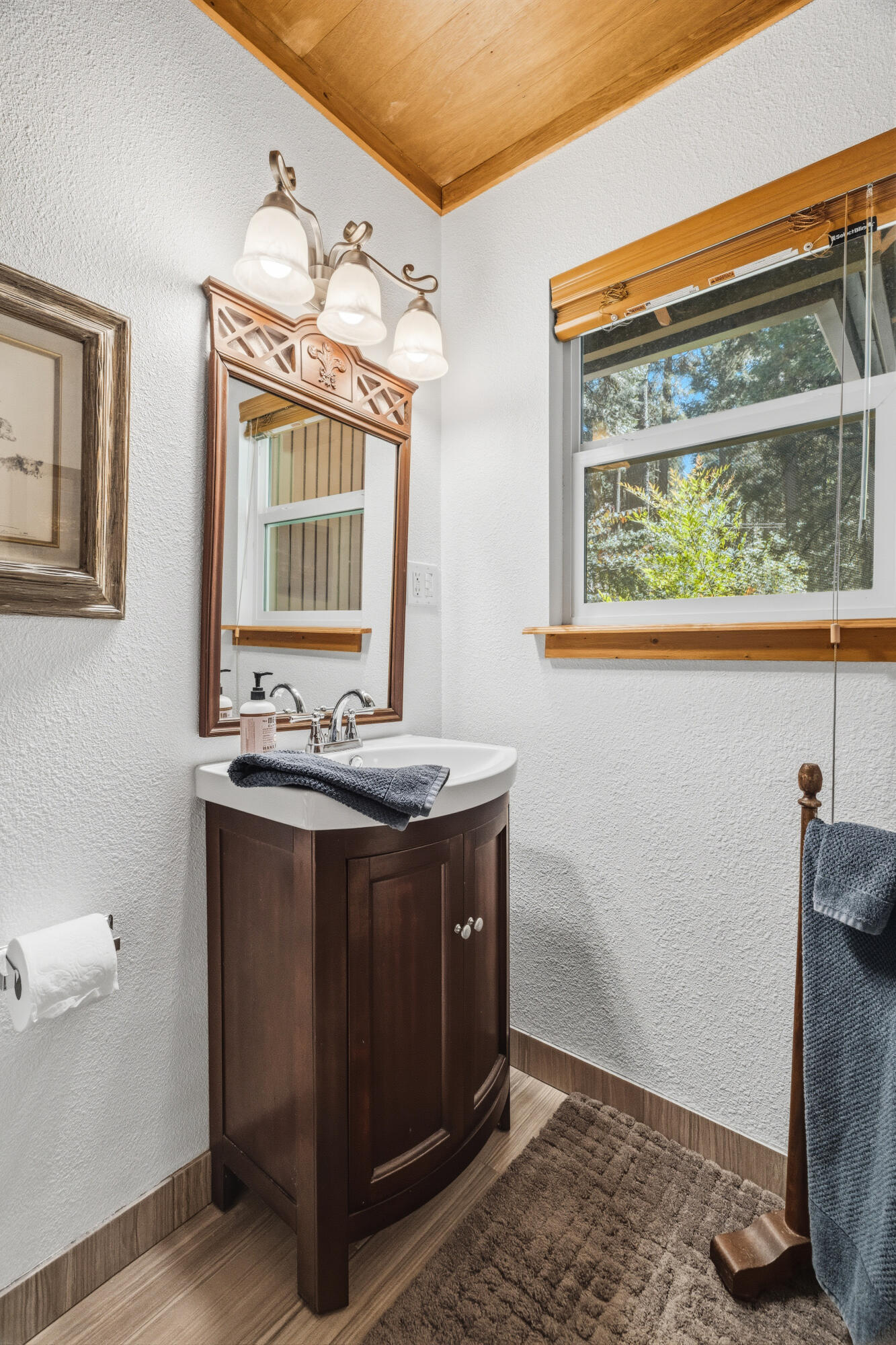 7141 Goose Chase Road Shingletown, CA 96088 - Photo 37 of 62 Bathroom 2