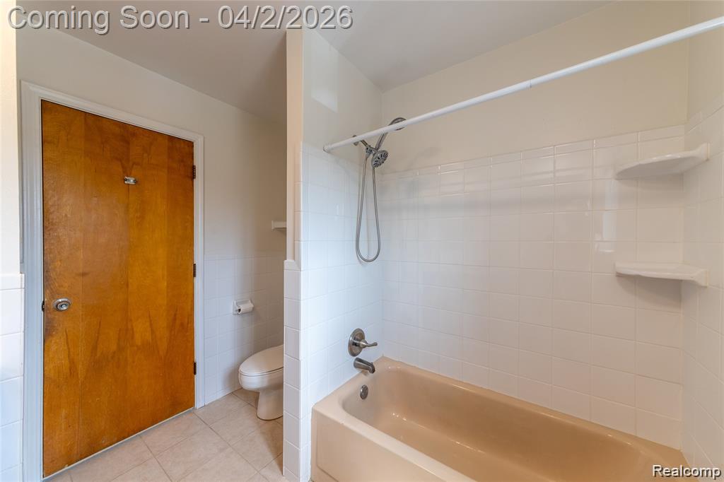 100 West Hickory Grove Road, Unit B3 Bloomfield Hills, MI 48304 - Photo 7 of 11