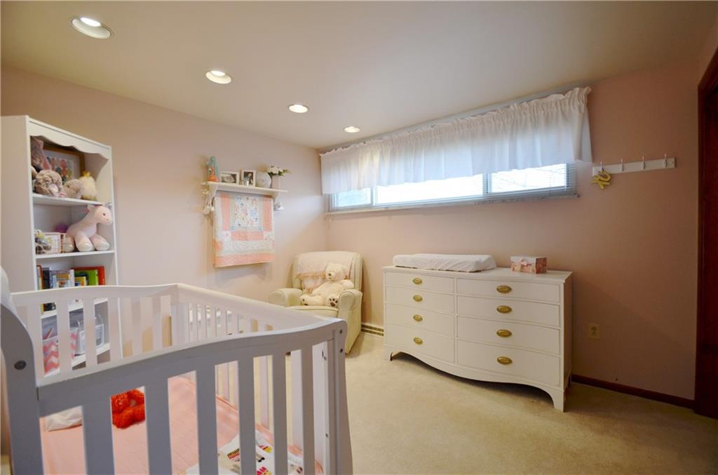 2014 Kentucky Lane Rochester, PA 15074 - Photo 14 of 25