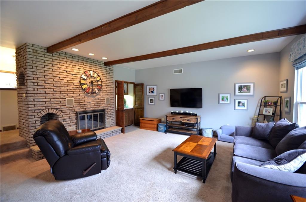 2014 Kentucky Lane Rochester, PA 15074 - Photo 4 of 25