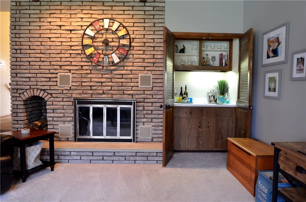 2014 Kentucky Lane Rochester, PA 15074 - Photo 5 of 25