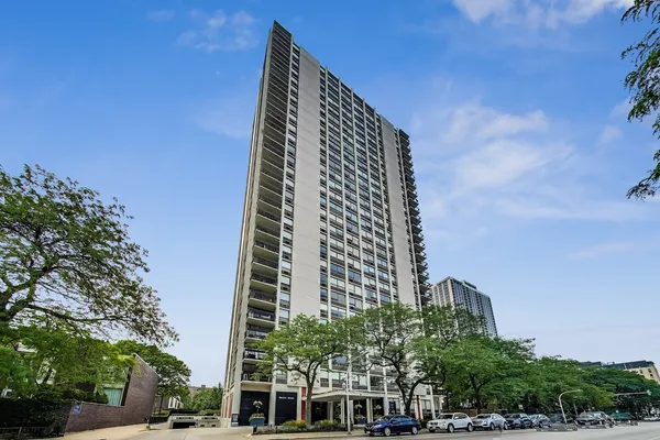 $3,700 | 1455 North Sandburg Terrace, Unit 2901B, Chicago, IL 60610