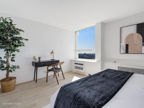 $3,700 | 1455 North Sandburg Terrace, Unit 2901B, Chicago, IL 60610
