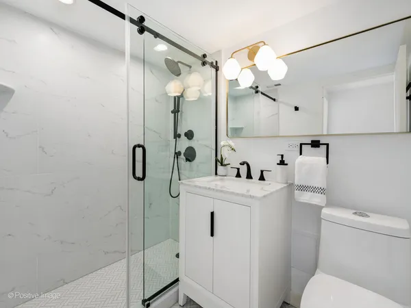 $3,700 | 1455 North Sandburg Terrace, Unit 2901B, Chicago, IL 60610