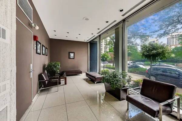 $3,700 | 1455 North Sandburg Terrace, Unit 2901B, Chicago, IL 60610