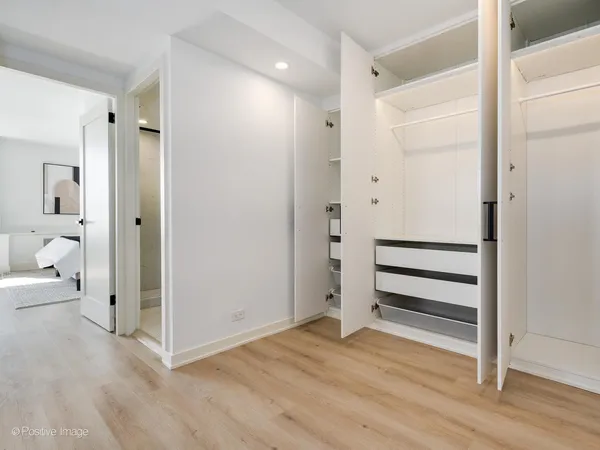 $3,700 | 1455 North Sandburg Terrace, Unit 2901B, Chicago, IL 60610