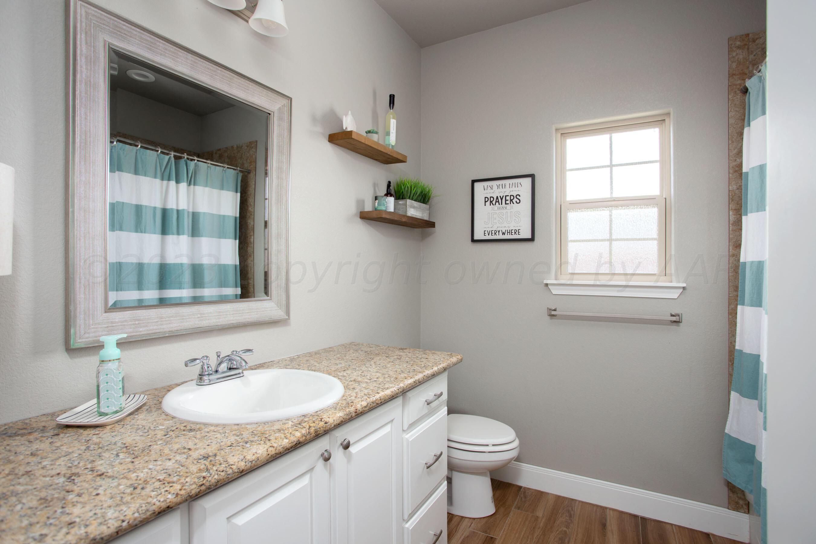 1 Nicci Lane Canyon, TX 79015 - Photo 17 of 24 Hall bath