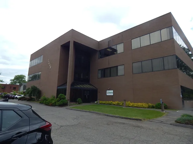 $495 | 2049 Silas Deane Highway, Rocky Hill, CT 06067