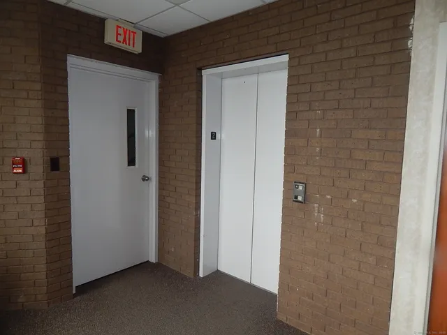 $495 | 2049 Silas Deane Highway, Rocky Hill, CT 06067