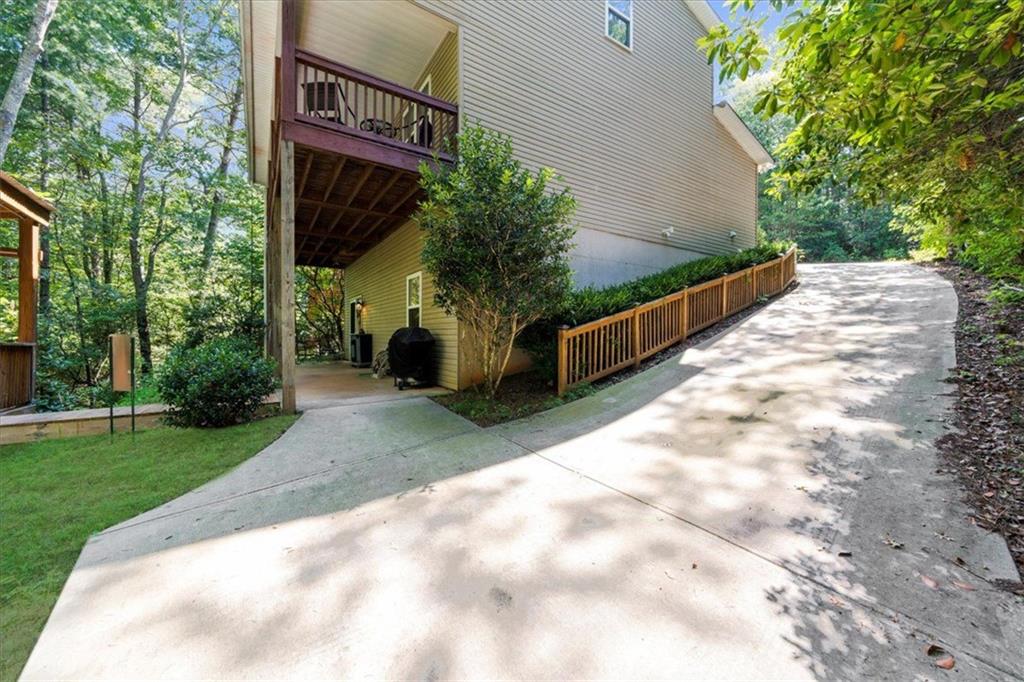 697 Zeppelin Strasse Helen, GA 30545 - Photo 39 of 41 a view of a street with potted plants