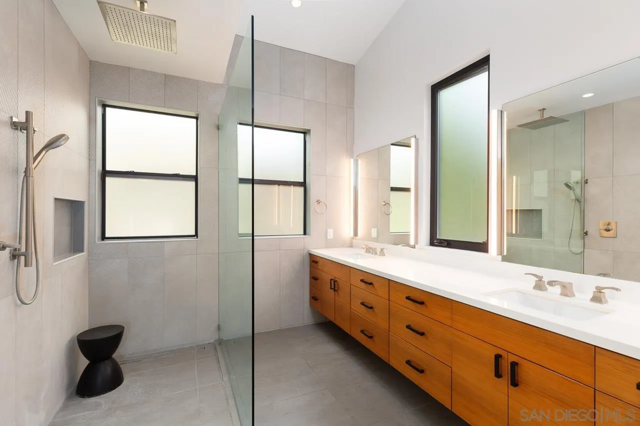 9455 Poole Street La Jolla, CA 92037 - Photo 15 of 49