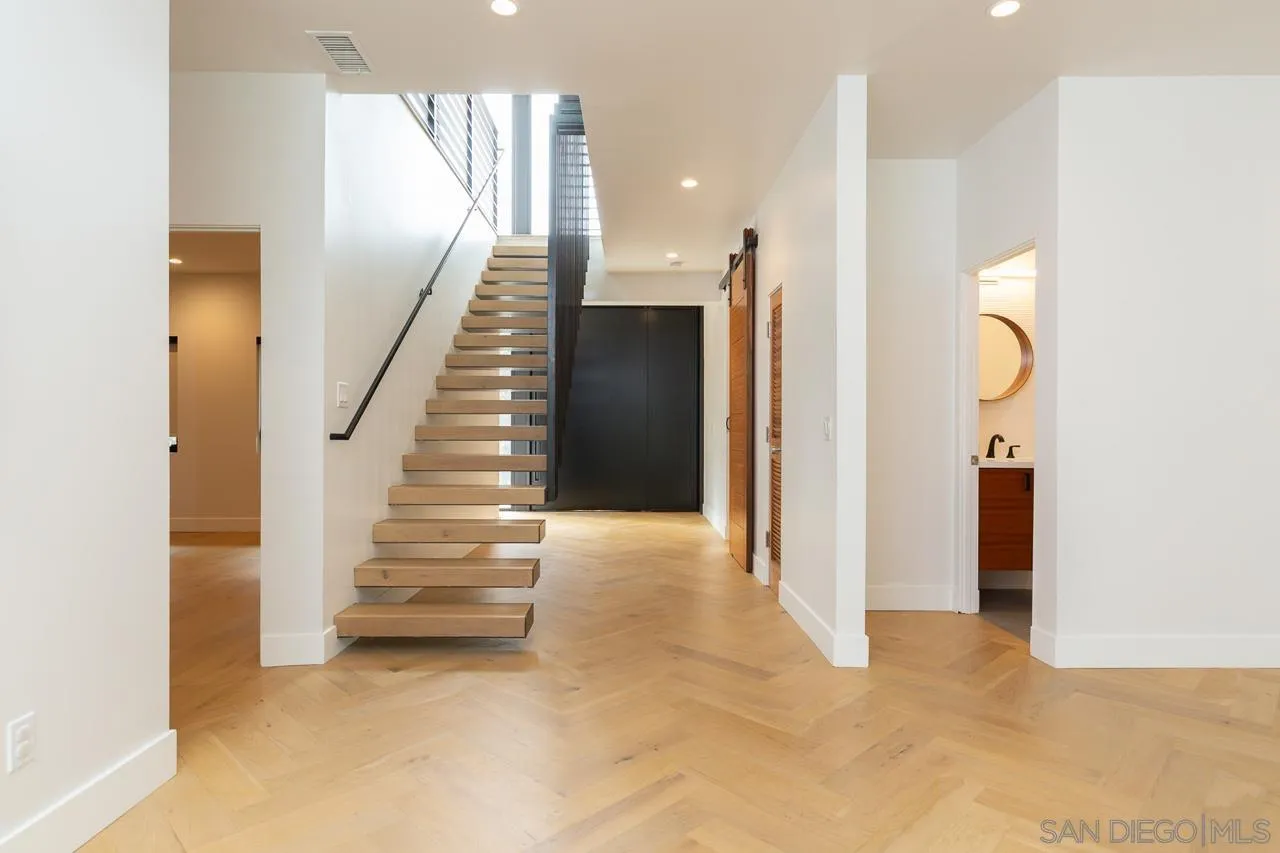 9455 Poole Street La Jolla, CA 92037 - Photo 29 of 49