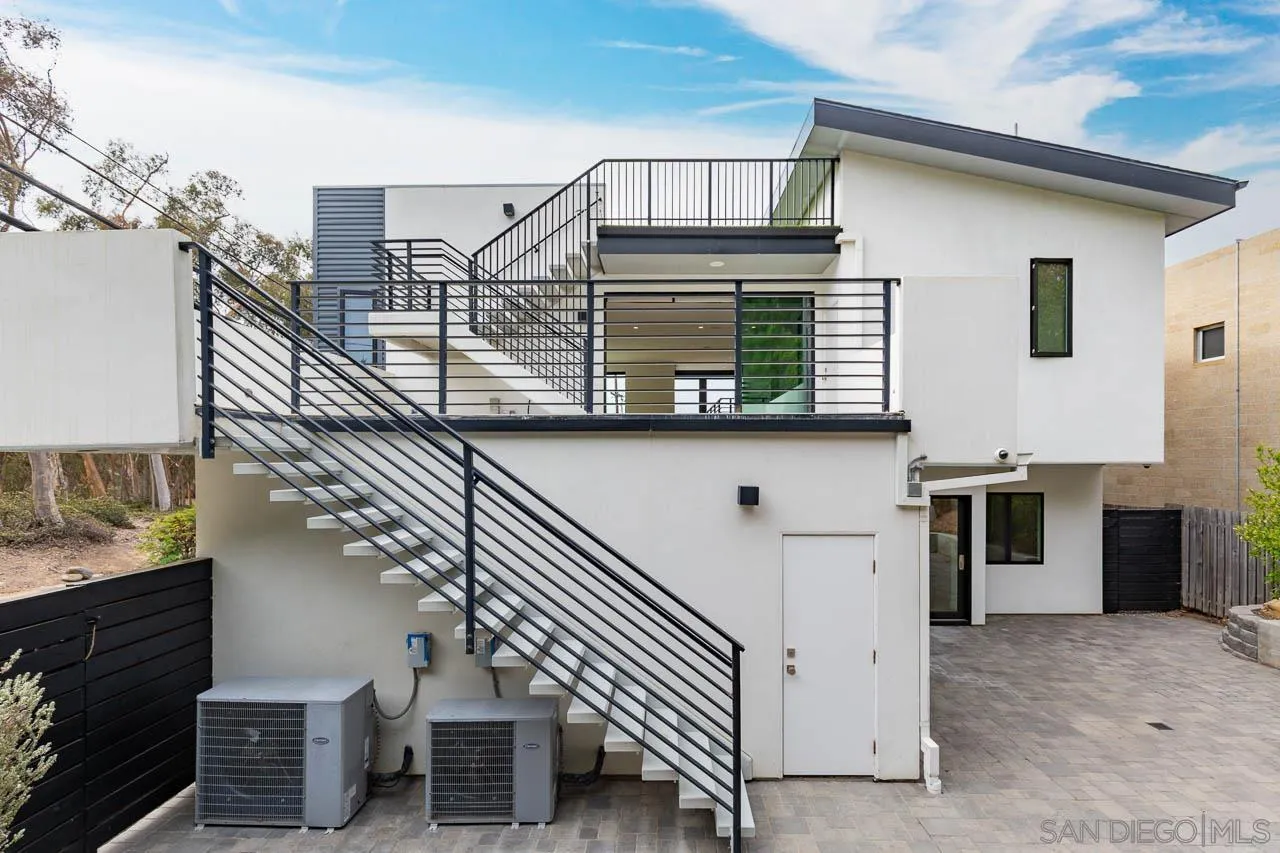 9455 Poole Street La Jolla, CA 92037 - Photo 45 of 49