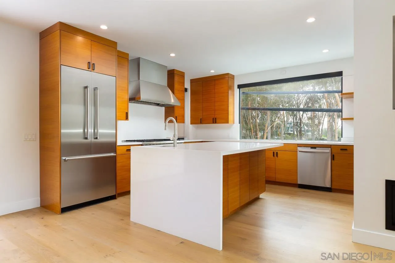 9455 Poole Street La Jolla, CA 92037 - Photo 8 of 49