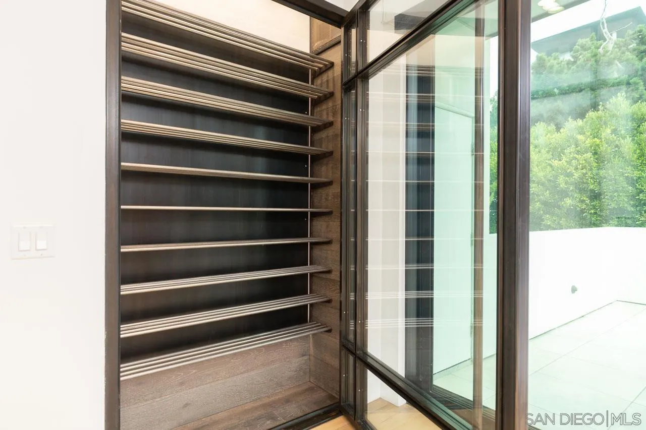 9455 Poole Street La Jolla, CA 92037 - Photo 10 of 49