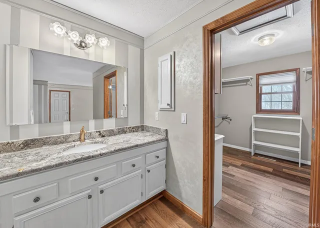 $484,900 | 59180 Deer Run Court, South Bend, IN 46614