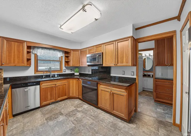 $484,900 | 59180 Deer Run Court, South Bend, IN 46614