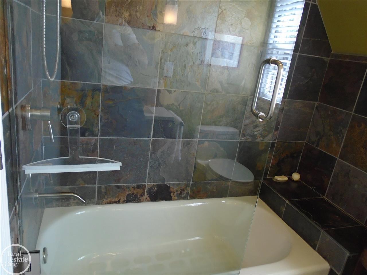 671 Westchester Road Grosse Pointe, MI 48230 - Photo 44 of 71 31350780-43.JPG