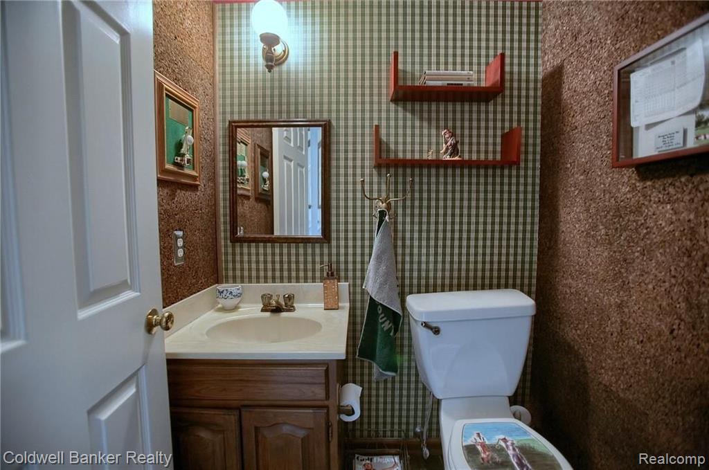 32320 Lahser Road Beverly Hills, MI 48025 - Photo 20 of 38