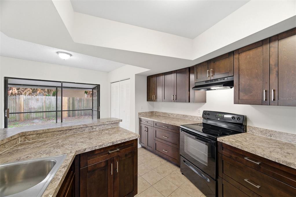 727 Isleton Drive Brandon, FL 33511 - Photo 16 of 41