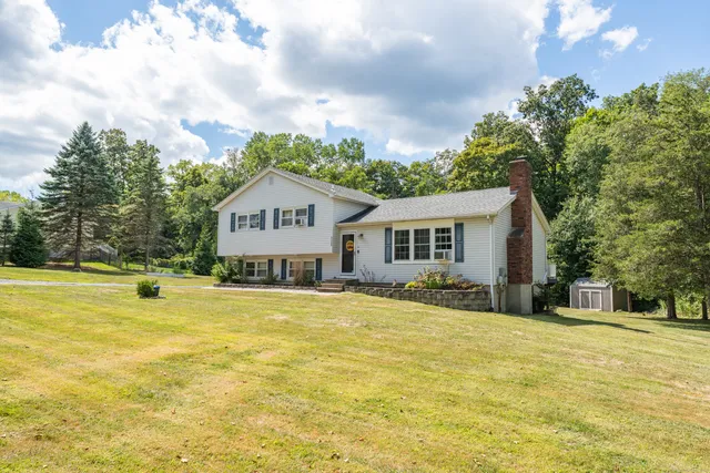 $535,000 | 2320 Long Hill Road, Guilford, CT 06437