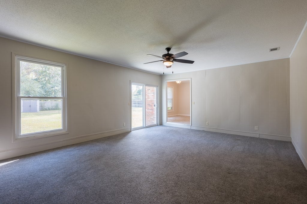 2909 Tara Road Valdosta, GA 31605 - Photo 9 of 38 Gallery Image 9