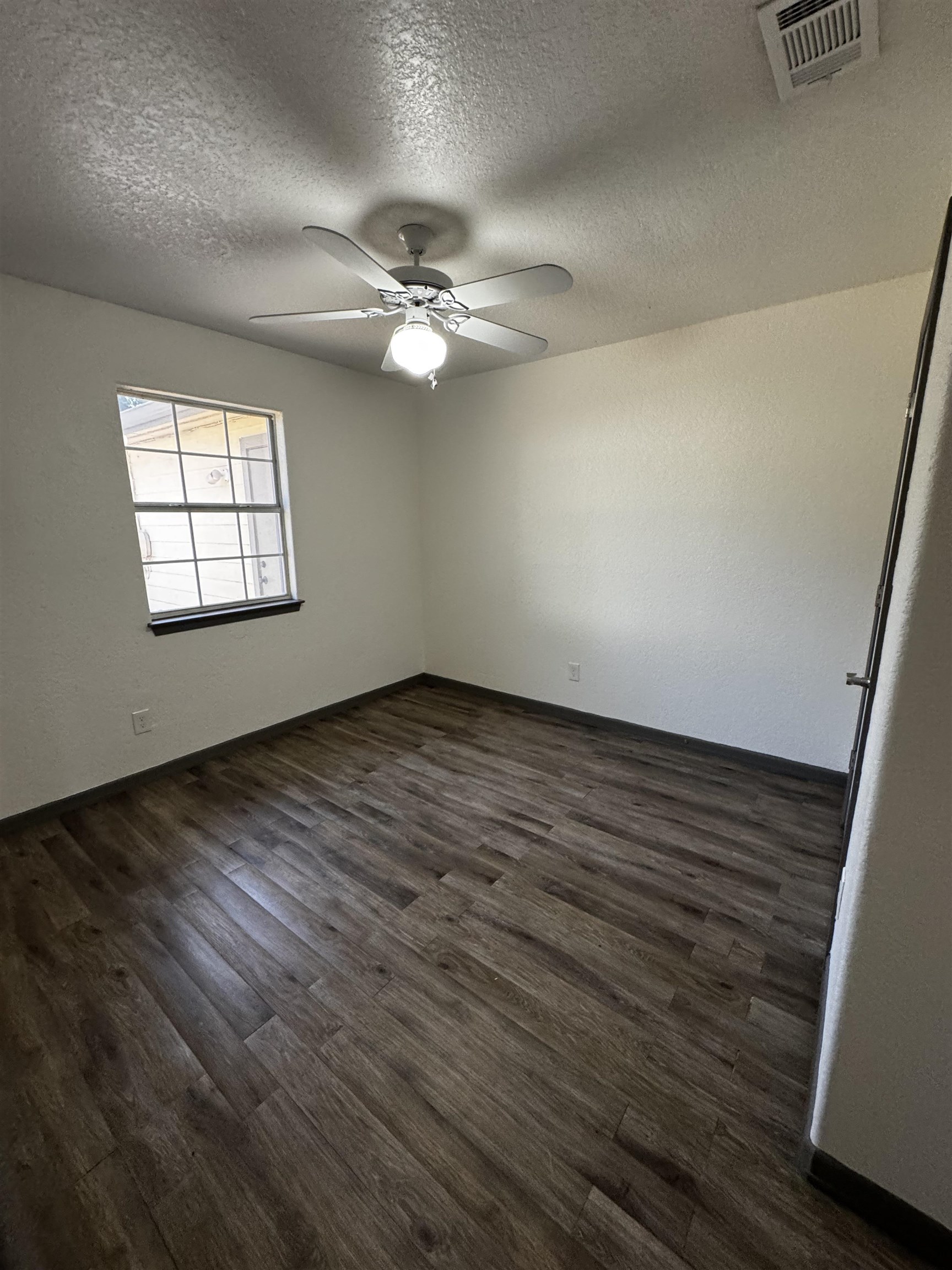 305 Ave R Marble Falls, TX 78654 - Photo 9 of 25 Gallery Image 9