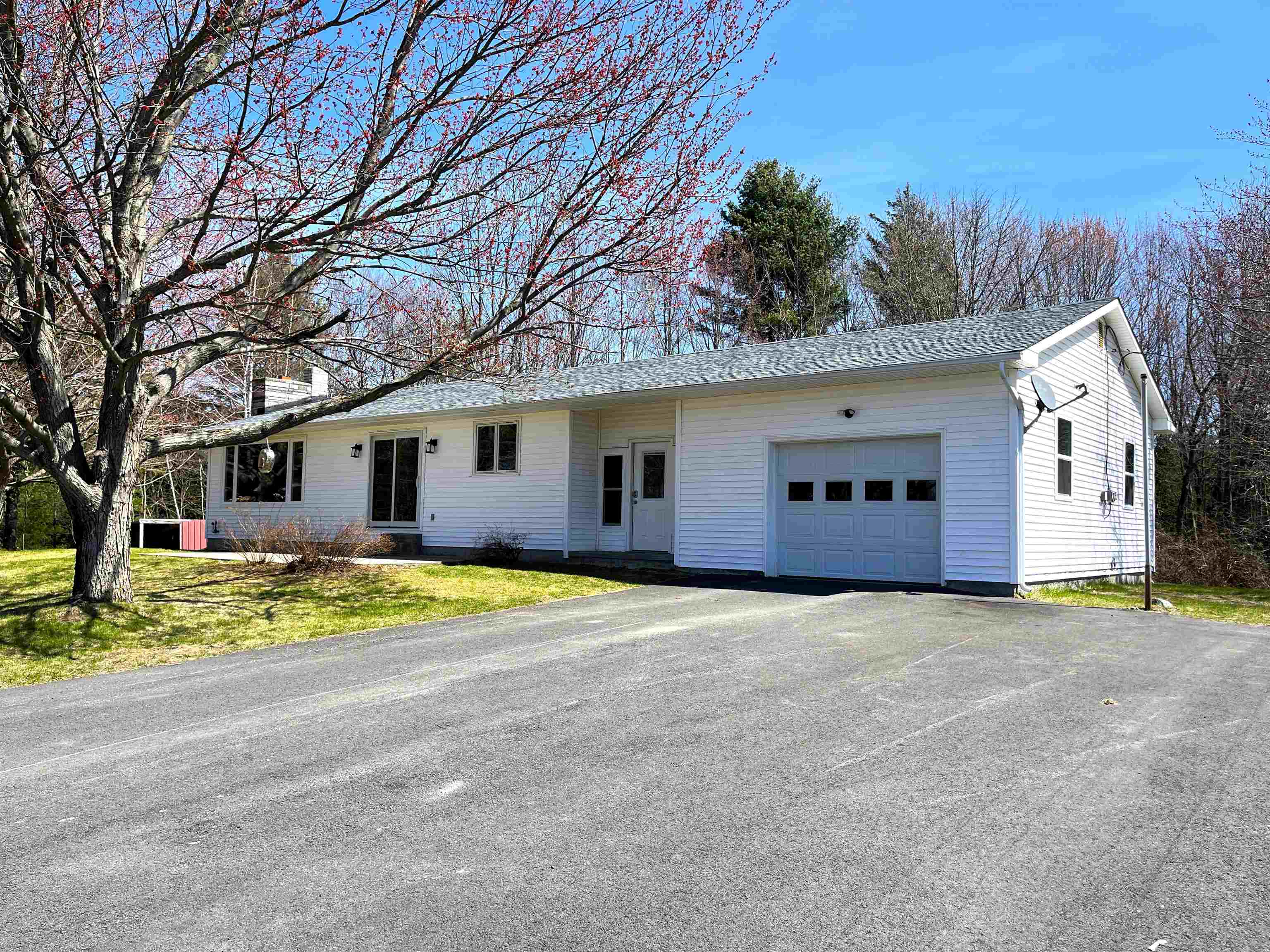 175 Woods Farm Road Derby, VT 05855 - Photo 1 of 37 Gallery Image 1