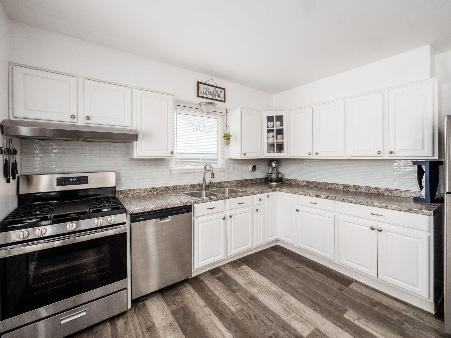 4550 Lilly Chapel Opossum Run Road London, OH 43140 - Photo 26 of 60 Eat-in kitchen
