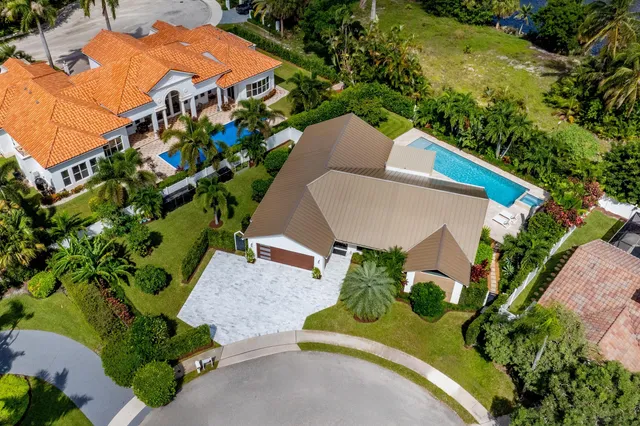 $2,550,000 | 843 Northeast Mulberry Drive, Boca Raton, FL 33487