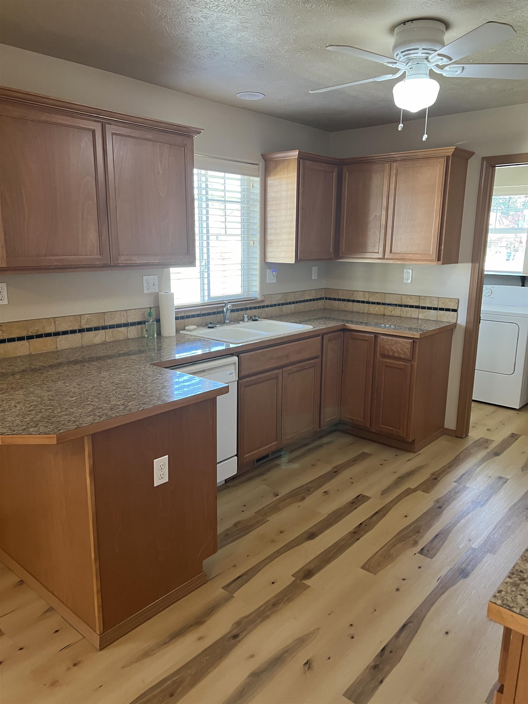 4024 South Bates Road Spokane Valley, WA 99206 - Photo 6 of 15 Gallery Image 6