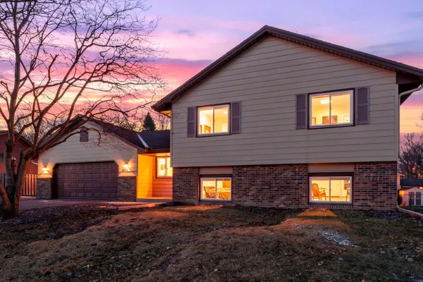 $562,000 | 14510 Wellington Road, Minnetonka, MN 55391