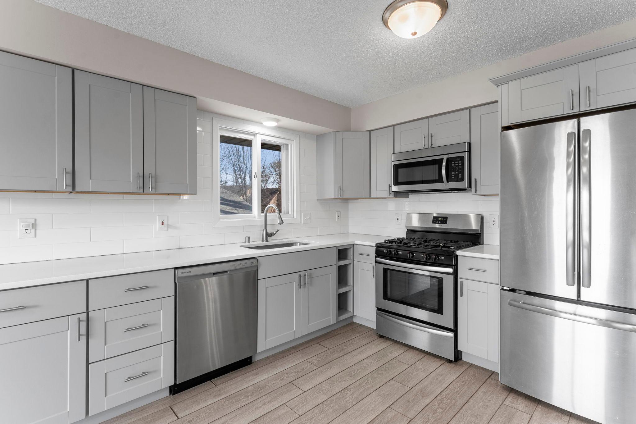 14510 Wellington Road Minnetonka, MN 55391 - Photo 11 of 70