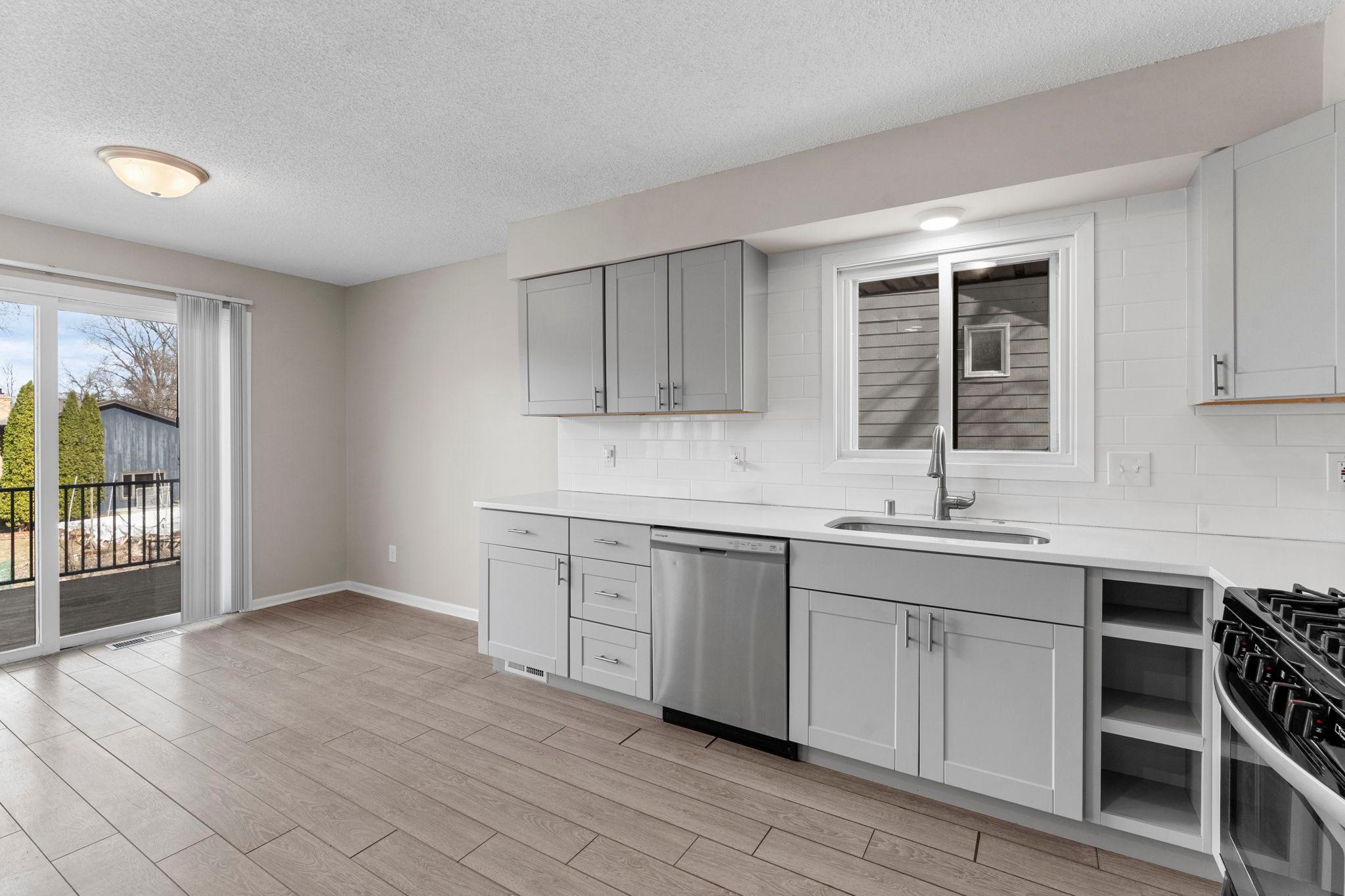 14510 Wellington Road Minnetonka, MN 55391 - Photo 13 of 70