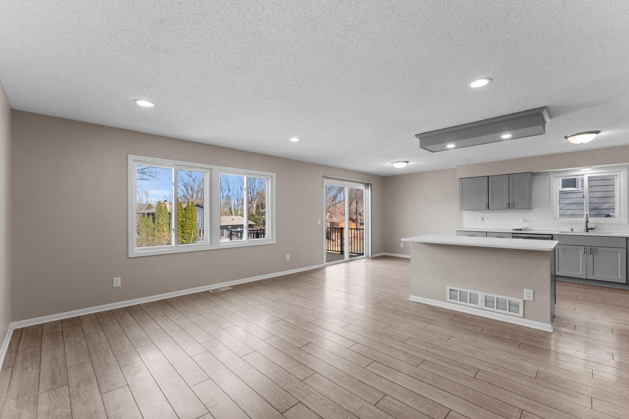 14510 Wellington Road Minnetonka, MN 55391 - Photo 6 of 70