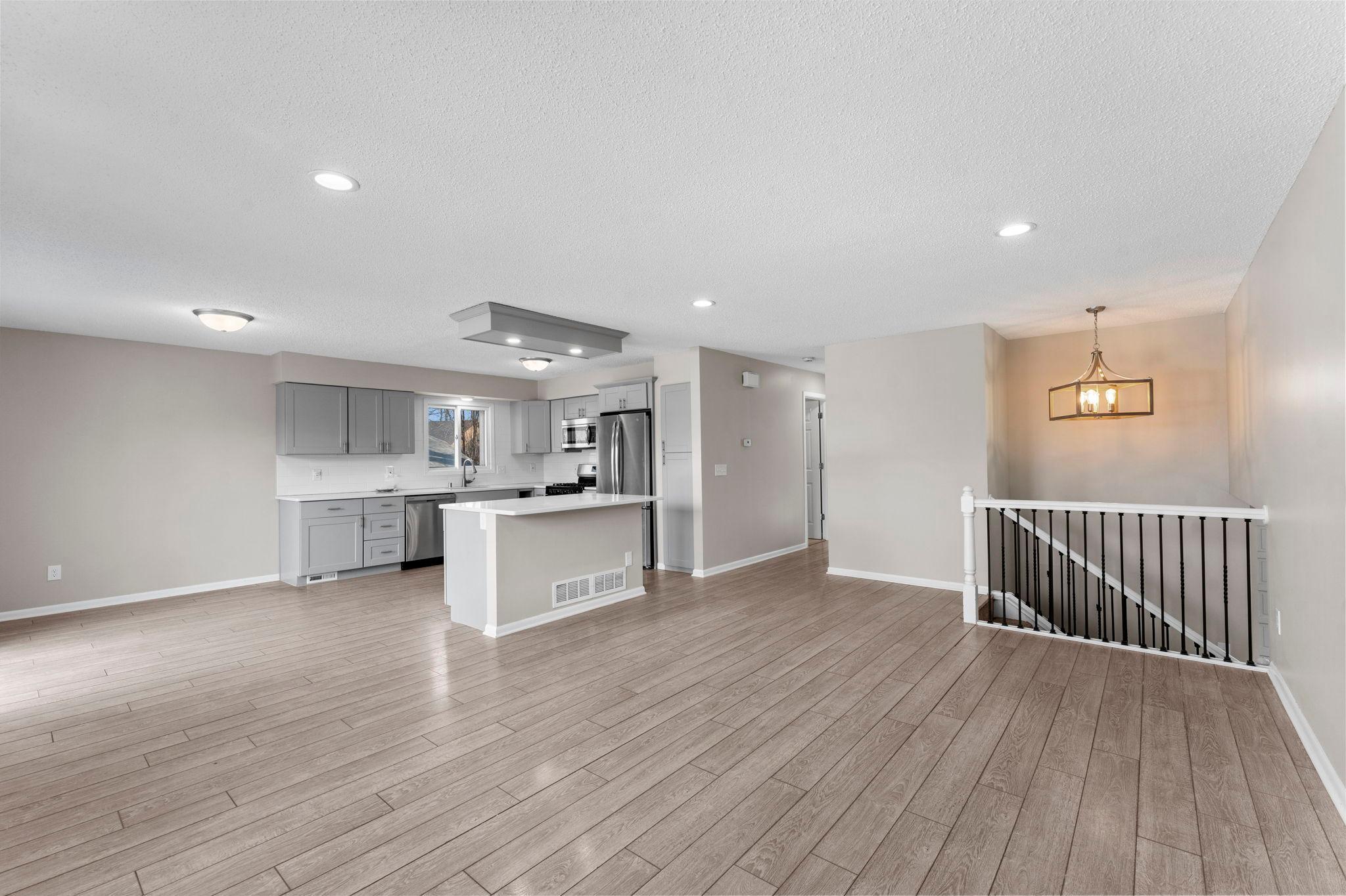 14510 Wellington Road Minnetonka, MN 55391 - Photo 7 of 70