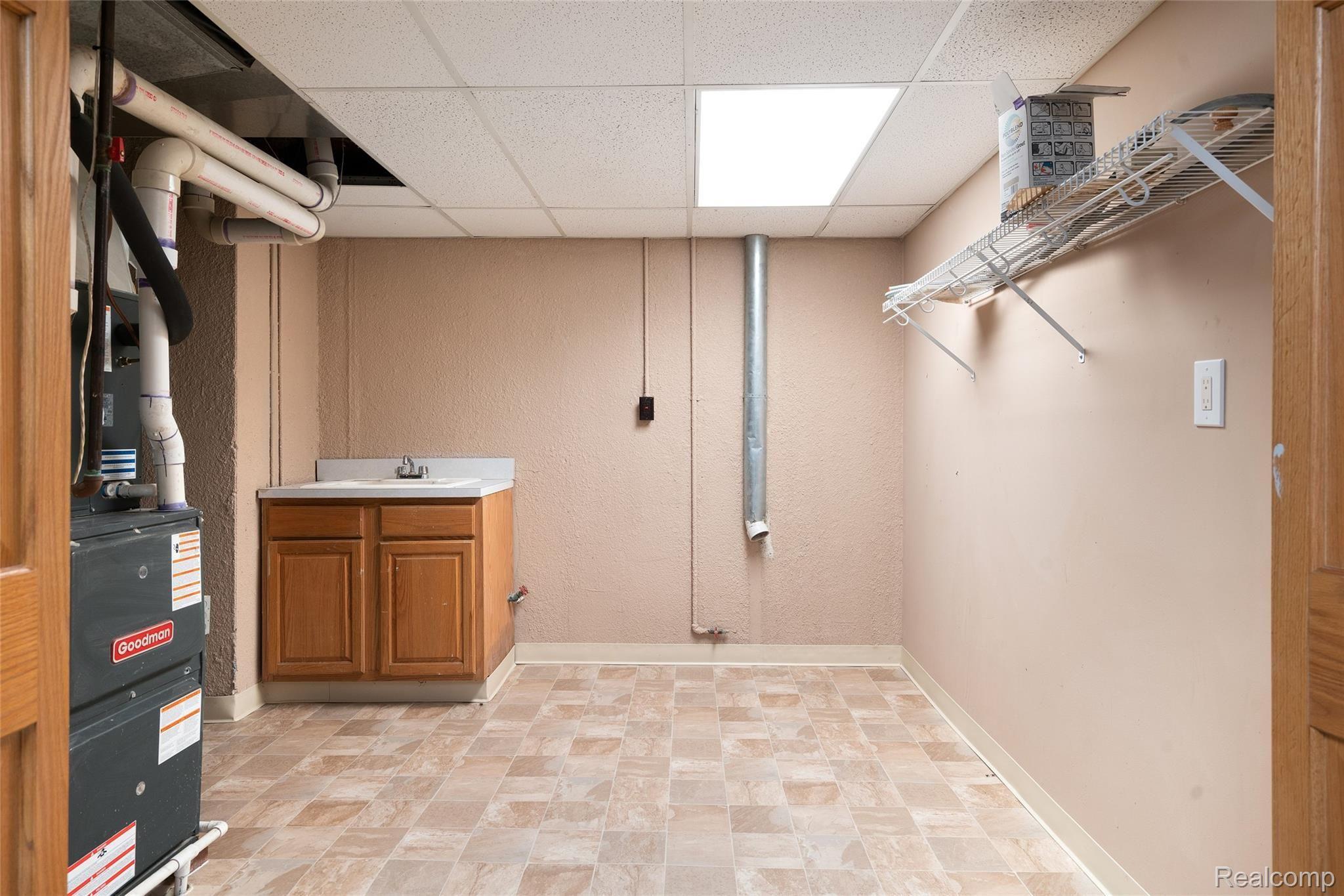 22135 Inkster Road Romulus, MI 48174 - Photo 33 of 40 33.jpg