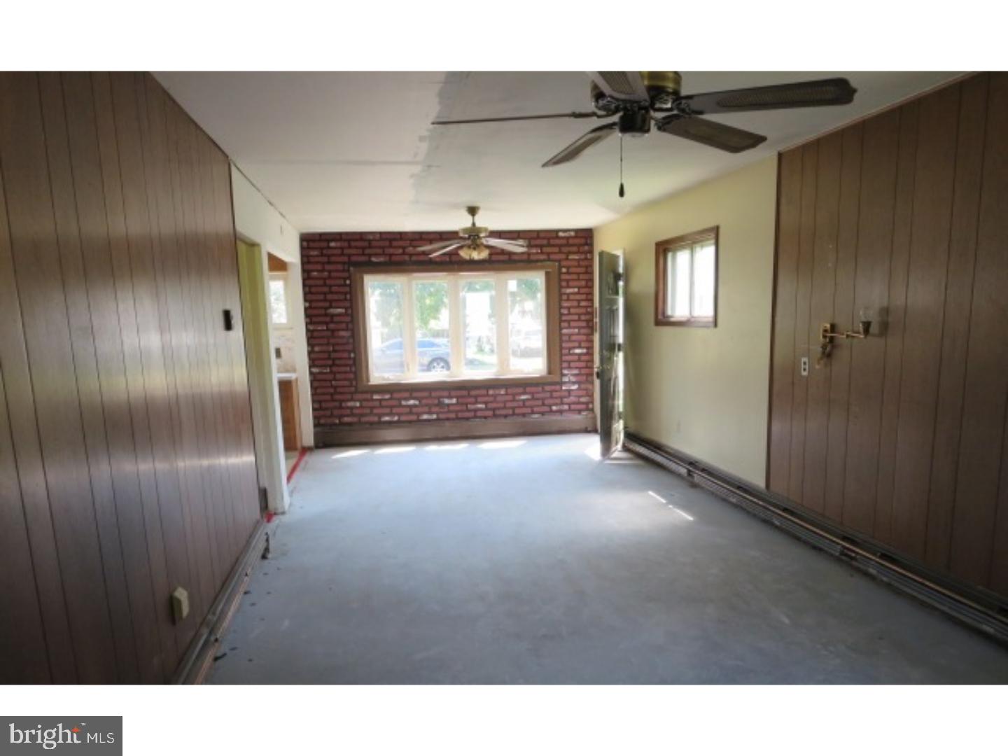 133 Goldengate Road Levittown, PA 19057 - Photo 5 of 12