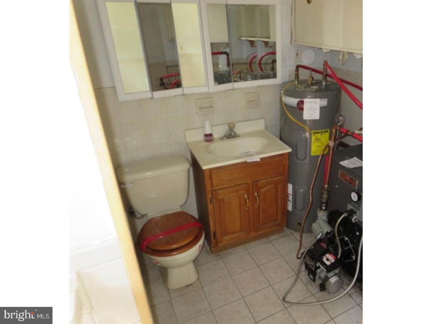 133 Goldengate Road Levittown, PA 19057 - Photo 7 of 12