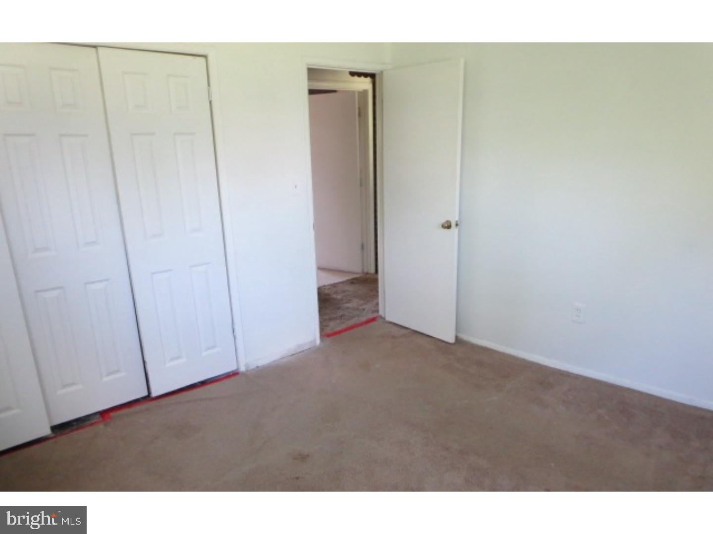 133 Goldengate Road Levittown, PA 19057 - Photo 9 of 12