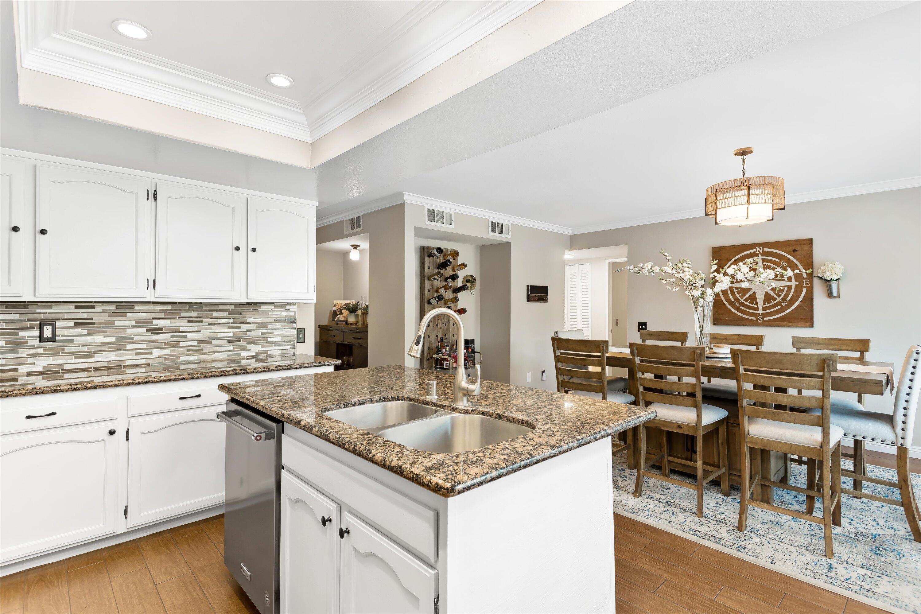 7057 Poco Senda Riverside, CA 92506 - Photo 10 of 34 7057 Poco Senda